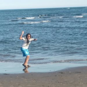 Meet your Posher, Bee